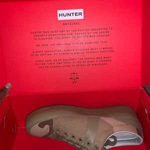 Casual hunter sneakers. Super cute